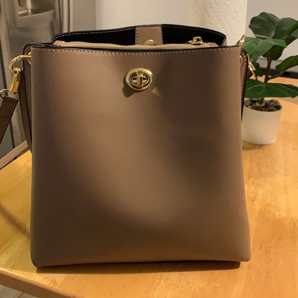 Shoulder / crossbody bag
